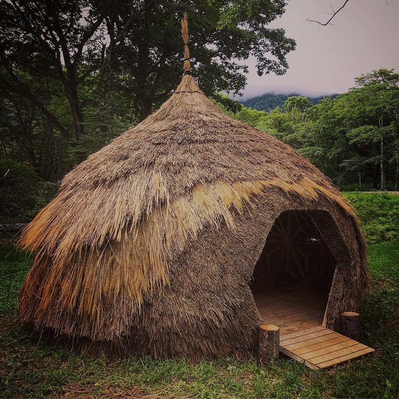 ドーム茅葺き